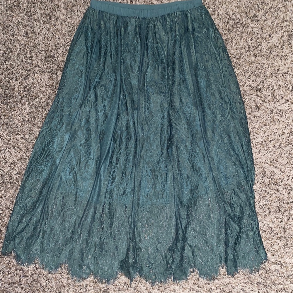 Women’s green lace skirt, size XS